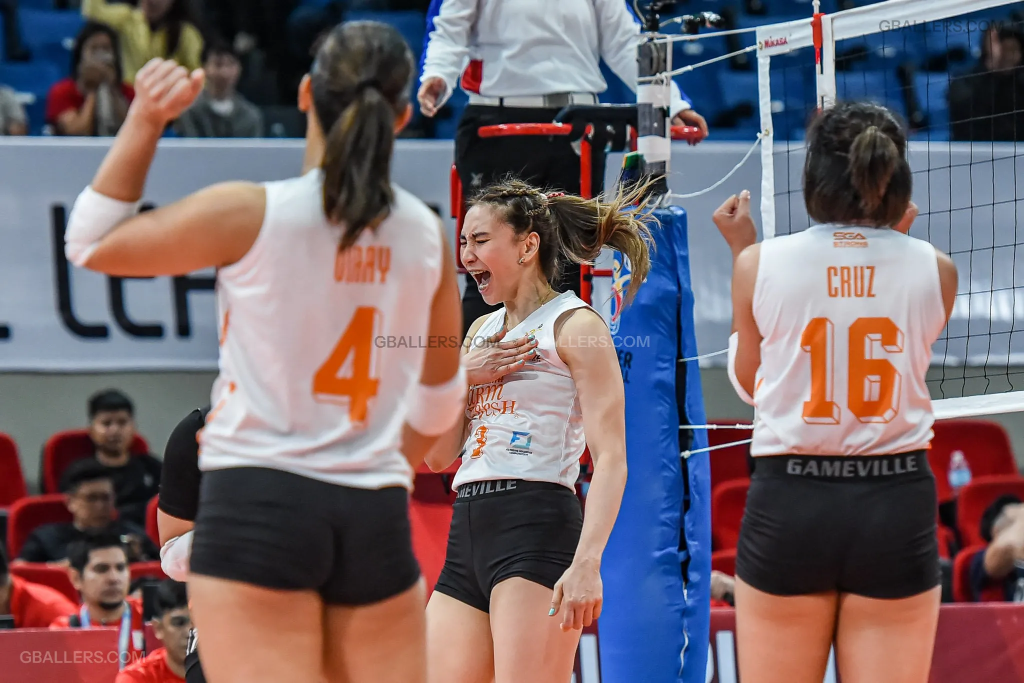 Rachel Anne Daquis with the Farm Fresh Foxies.