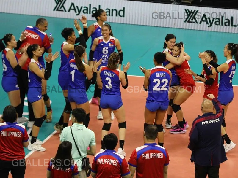 Sen. Bong Go hands cash incentives to Alas Pilipinas women volleyball team