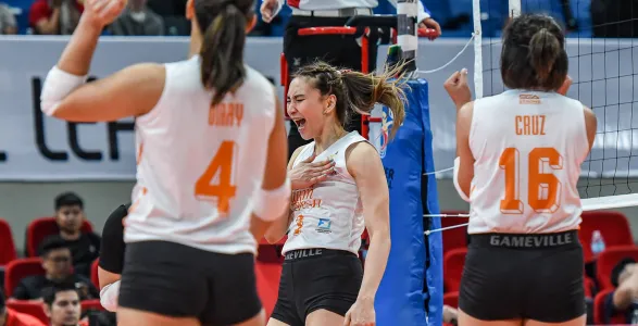 Rachel Anne Daquis with the Farm Fresh Foxies.
