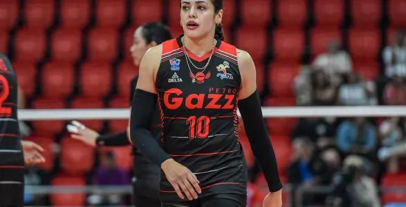 Brooke Van Sickle of Petro Gazz in their match against the ZUS Coffee Thunderbelles on Tuesday, February 4